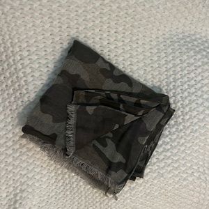 Banana Republic light camo fashion scarf